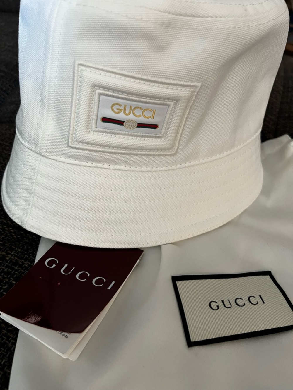 Gucci White Canvas Bucket Hat with Gold Logo Patch